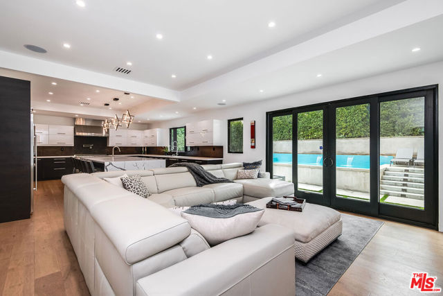 13378 Contour Drive, Sherman Oaks CA: https://media.crmls.org/mediaz/ad7592c2-e98f-4a9f-8e5a-d5b8c01c7dde.jpg