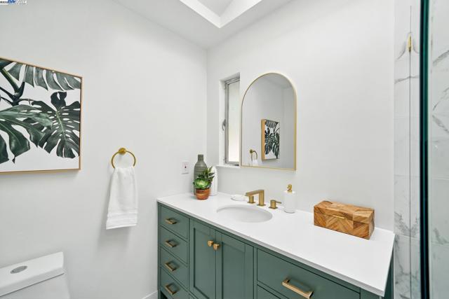 35 San Joaquin Pl, Novato CA: https://media.crmls.org/mediaz/ad75a260-bcac-41d5-8f53-7d7b08677cf0.jpg