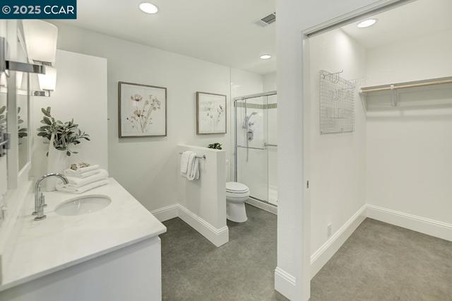 3535 Terra Granada Dr, Walnut Creek CA: https://media.crmls.org/mediaz/ad75b87a-3331-4d0c-a9eb-99015c799d8a.jpg