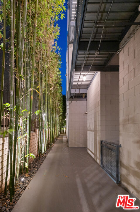 710 N Orlando Avenue, West Hollywood CA: https://media.crmls.org/mediaz/ad761504-7f98-410a-b9ae-3707bc5ae37a.jpg
