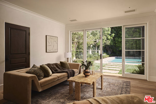 624 N Arden Drive, Beverly Hills CA: https://media.crmls.org/mediaz/ad7663c3-05b4-4f2a-bf45-f8ed1378ee25.jpg