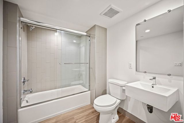 10405 Louisiana Avenue, Los Angeles CA: https://media.crmls.org/mediaz/ad76f298-5676-4d56-8138-a4bce81804a6.jpg
