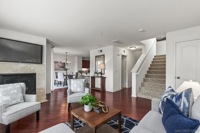 3528 Shoreline Bluff Ln, San Diego CA: https://media.crmls.org/mediaz/ad779d65-ac6d-458c-b66c-a6ed355f2301.jpg