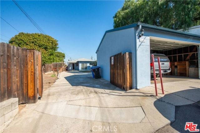 1808 Euclid Street, Santa Monica CA: https://media.crmls.org/mediaz/ad77a129-103e-4843-bf0d-b3043883402e.jpg