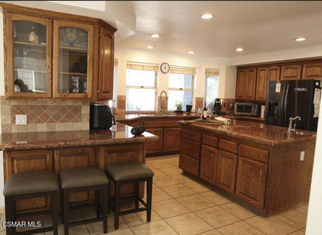 2331 Welcome Court, Simi Valley CA: https://media.crmls.org/mediaz/ad7827b7-9c7d-453c-8313-0077e69a47e0.jpg