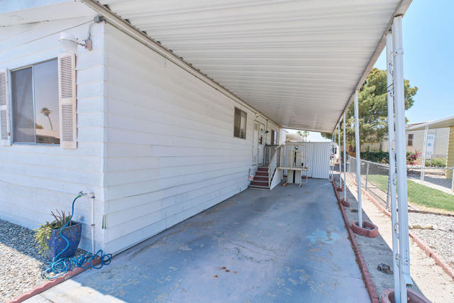 14777 Palm Drive, Desert Hot Springs CA: https://media.crmls.org/mediaz/ad783386-b2e6-442f-a8b4-1e8f3d6aba5c.jpg