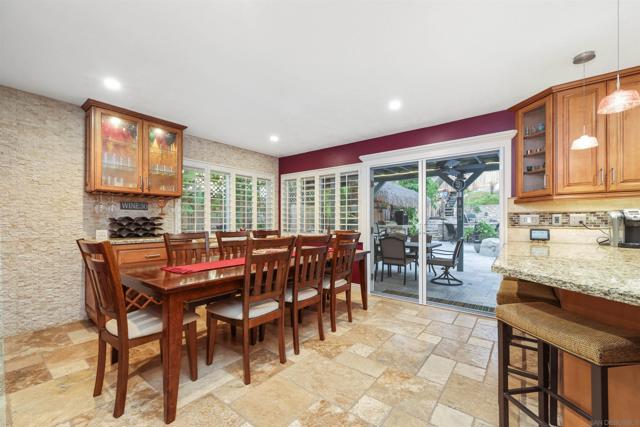 10976 Pallon Way, San Diego CA: https://media.crmls.org/mediaz/ad78b317-1fc1-4883-b840-9c3427970059.jpg