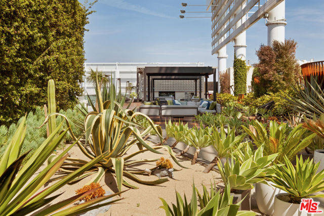 2 Bed Home for Sale in Los Angeles, California