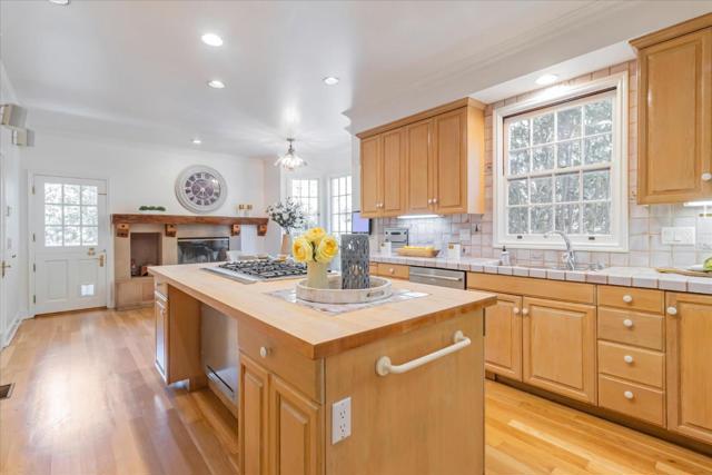 Image 8 of 59 For 1492 Webster Street