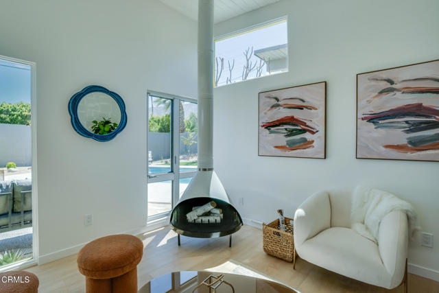 2839 N Davis Way, Palm Springs CA: https://media.crmls.org/mediaz/ad795b3a-ff02-4f6f-acd3-f7ea66304089.jpg