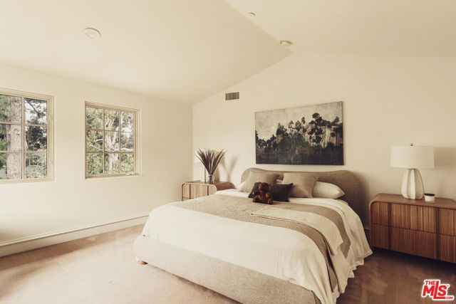 223 24th Street, Santa Monica CA: https://media.crmls.org/mediaz/ad79a3d1-8923-48cf-a140-eb9e3324de7a.jpg