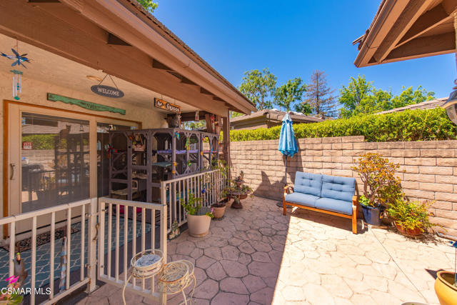 1122 Canterford Circle, Westlake Village CA: https://media.crmls.org/mediaz/ad7b167d-7fe7-4756-a7e9-61ded494587b.jpg