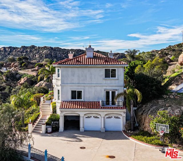 7449 Studio Road, Canoga Park CA: https://media.crmls.org/mediaz/ad7b6e24-4603-44eb-a8ad-7efe690c004a.jpg