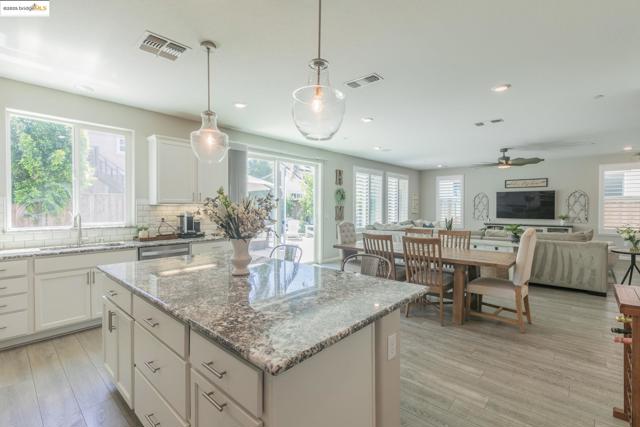 144 Scott Creek Way, Brentwood CA: https://media.crmls.org/mediaz/ad7b7d45-fefd-42dc-a5aa-26781b3a6ed3.jpg