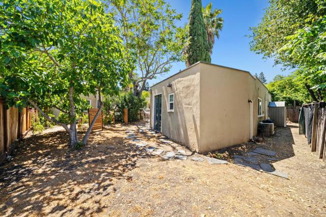 250 Fernando Avenue, Palo Alto CA: https://media.crmls.org/mediaz/ad7bb36d-3aa0-4559-bc53-bd246f528a2c.jpg