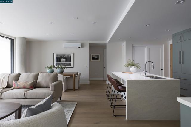 375 W El Pintado, Danville CA: https://media.crmls.org/mediaz/ad7bd62f-7b50-40d5-956d-085b0ac4ae9a.jpg