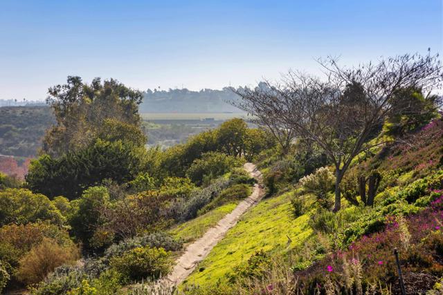 3875 Vista Campana, Oceanside CA: https://media.crmls.org/mediaz/ad7c62e2-a5d1-43bf-9071-b16f2cc7f03f.jpg