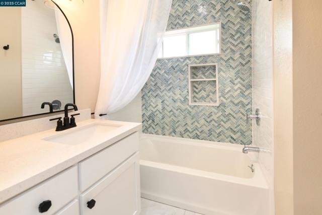 2200 Tice Valley Blvd +3BR ADU, Walnut Creek CA: https://media.crmls.org/mediaz/ad7ce94c-34b1-4fd9-a167-f43d35ece0d8.jpg