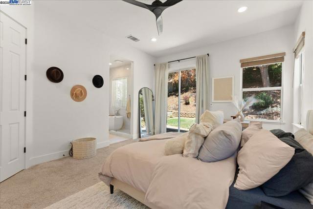 3319 Besana Dr, El Dorado Hills CA: https://media.crmls.org/mediaz/ad7cfa0f-08d4-4e56-908c-6874ced3b9df.jpg