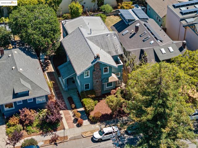 2714 Ave, Berkeley CA: https://media.crmls.org/mediaz/ad7d4b66-6d7b-44d6-8589-0c94c1c0b002.jpg