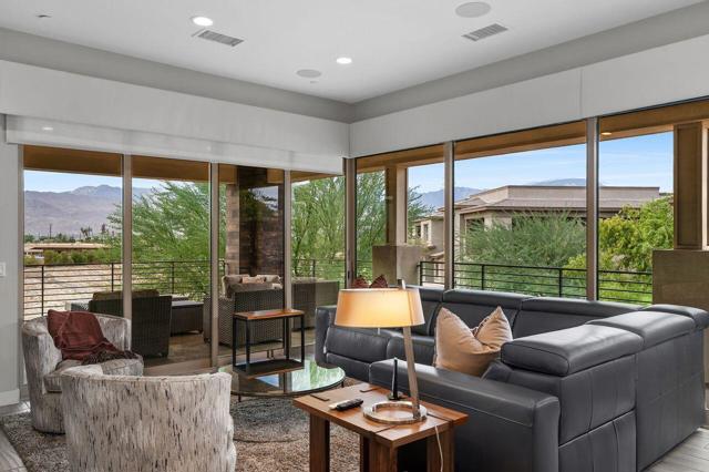 1204 Retreat Circle, Palm Desert, CA 92260
