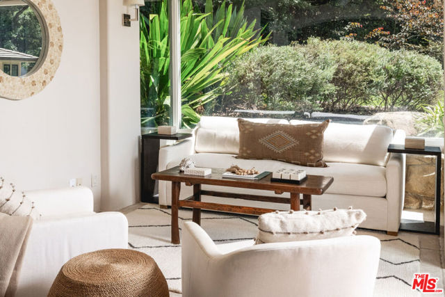 840 Ivy Lane, Montecito CA: https://media.crmls.org/mediaz/ad7dcd10-0eea-49f2-b206-b94b15040124.jpg