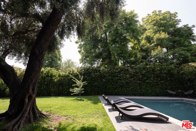 1841 Rose Villa Street, Pasadena CA: https://media.crmls.org/mediaz/ad7e4f95-01c3-489a-801f-e334ae5c6176.jpg