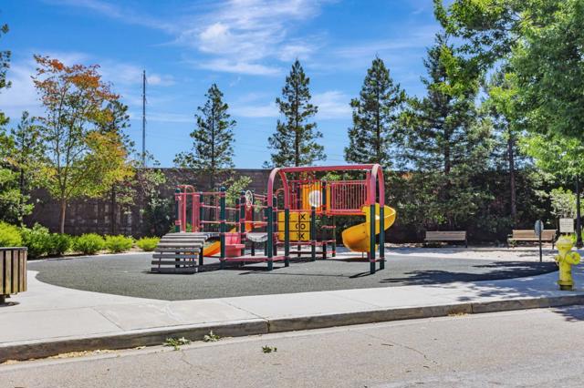 18898 Bellgrove Circle, Saratoga CA: https://media.crmls.org/mediaz/ad7e8e83-75ec-453a-9708-29b44c0f8471.jpg