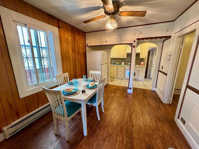 2727 Blenheim Avenue, Redwood City CA: https://media.crmls.org/mediaz/ad7ef370-2b3a-48dd-bc3e-2e779d93daf1.jpg