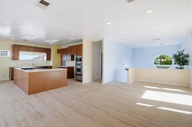 131 Scenic Dr, El Cajon CA: https://media.crmls.org/mediaz/ad7f39ca-969d-4786-a936-c7ff413b3d01.jpg