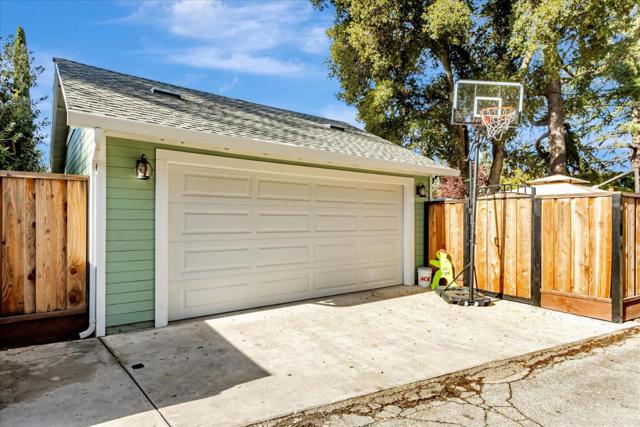 26 Pleasant Street, Los Gatos CA: https://media.crmls.org/mediaz/ad7f39f0-779d-408a-902e-d9444d57f038.jpg
