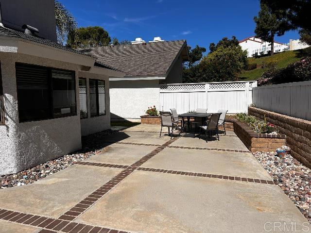 Detail Gallery Image 5 of 35 For 6808 Watercourse Dr, Carlsbad,  CA 92011 - 3 Beds | 2/1 Baths