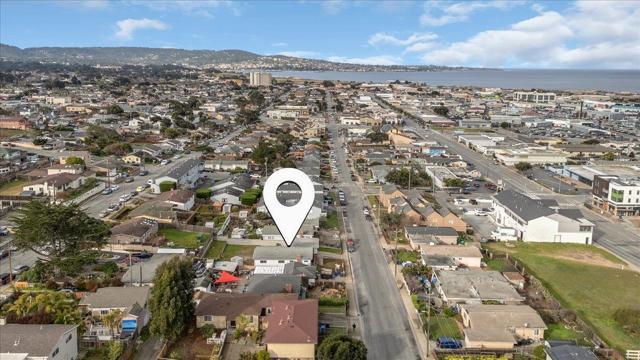 1140 Palm Avenue, Seaside CA: https://media.crmls.org/mediaz/ad7ff0f9-4238-4f84-98ff-f364c5943522.jpg
