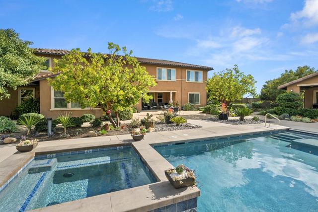Detail Gallery Image 4 of 36 For 3024 Natureview Ct, Chula Vista,  CA 91914 - 6 Beds | 5/1 Baths