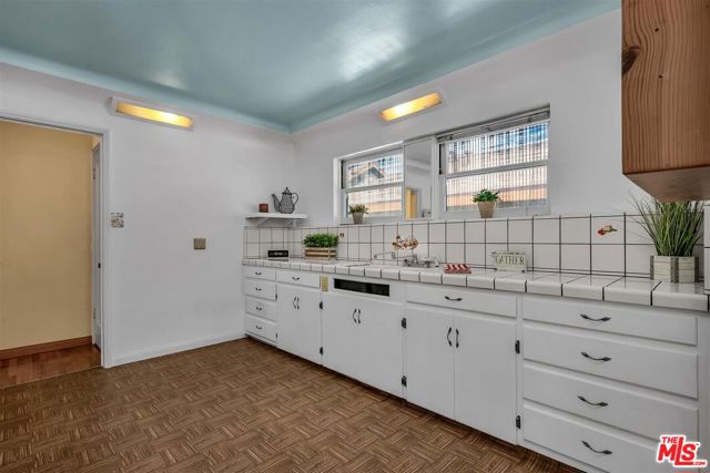 17447 Tribune Street photo 6