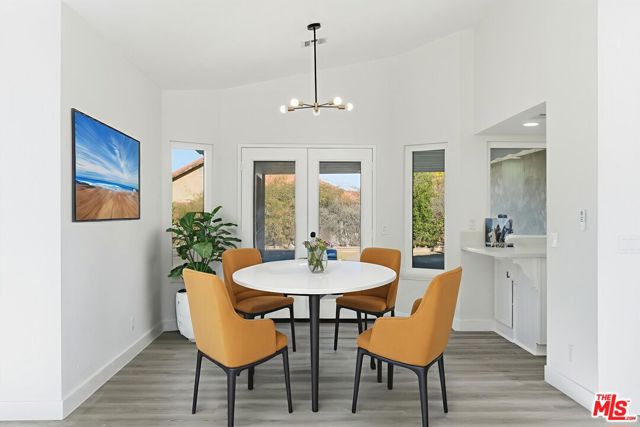 3531 Southview Court, Palmdale CA: https://media.crmls.org/mediaz/ad80c016-2ea9-4e21-91ad-43bbe63524ef.jpg