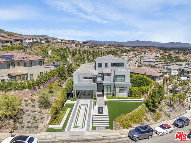 20472 W Windsor Lane, Porter Ranch CA: https://media.crmls.org/mediaz/ad80cc0f-0187-45b0-ae98-f1e44cef71e4.jpg