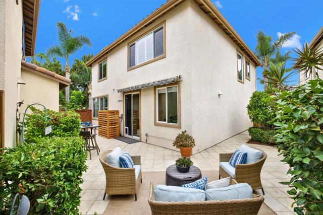7301 Seafarer Pl, Carlsbad CA: https://media.crmls.org/mediaz/ad812b76-ffdb-4021-98ac-b28188b4cd08.jpg