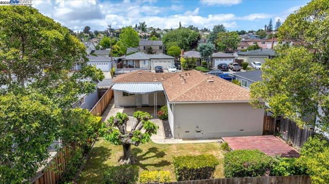 19678 Bernal Street, Castro Valley CA: https://media.crmls.org/mediaz/ad813496-88b9-4a6c-85f8-c0c8dc2bf14c.jpg