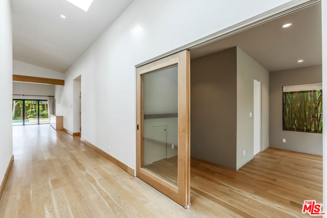 4229 Elmer Avenue, North Hollywood CA: https://media.crmls.org/mediaz/ad815be9-93ce-41bb-92ff-bf5998198713.jpg