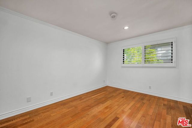 7301 Vista Del Mar, Playa del Rey CA: https://media.crmls.org/mediaz/ad8172d5-11aa-4ce5-9fdd-c441cffc5b74.jpg