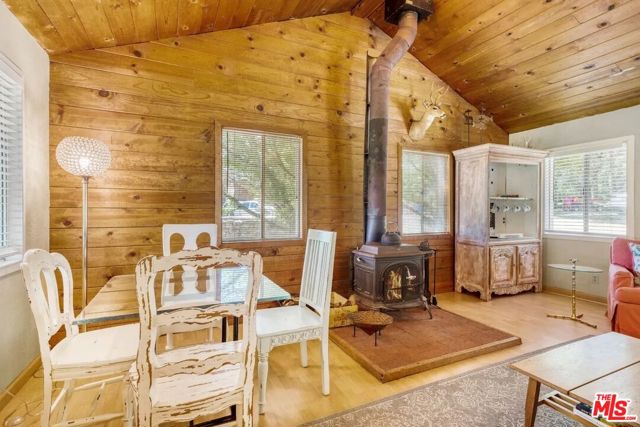 20799 Highway 128, Yorkville CA: https://media.crmls.org/mediaz/ad82748b-35b3-475c-81f5-c6729ddf396b.jpg