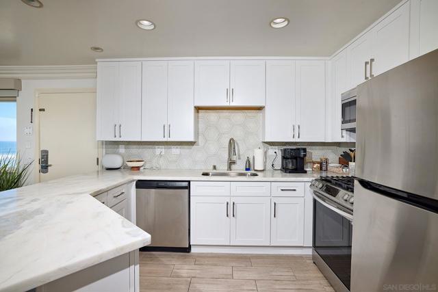 1123 25 S Pacific Street, Oceanside CA: https://media.crmls.org/mediaz/ad8281cc-ba7e-4be2-96a8-5fd00e5fea6f.jpg