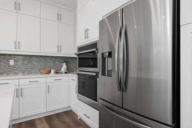 3002 Villeta Ave, Carlsbad CA: https://media.crmls.org/mediaz/ad82e524-f35c-4582-8a5f-97fdc9ab7fe9.jpg