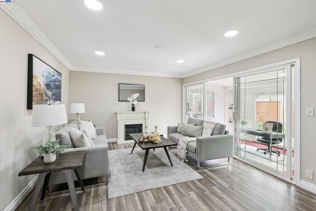 28399 Cubberley Ct, Hayward CA: https://media.crmls.org/mediaz/ad82e633-c00a-4ebb-a6e7-7959370e0d22.jpg