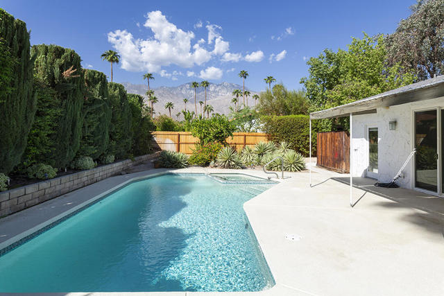 2963 E Orella Circle, Palm Springs, CA 92264