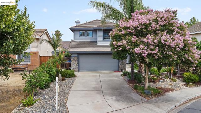 20 Goldmeadow Ct, Brentwood CA: https://media.crmls.org/mediaz/ad84309b-8433-4eee-81be-c8433ce8a6e8.jpg