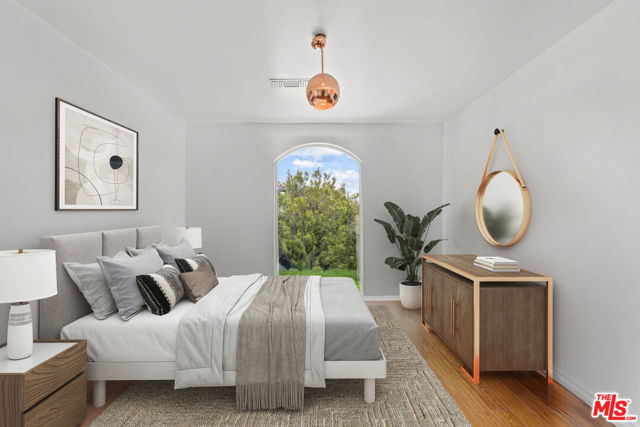 2240 Hillhurst Avenue, Los Angeles CA: https://media.crmls.org/mediaz/ad84646b-ce36-4dd4-be39-5d8f998ab6cf.jpg