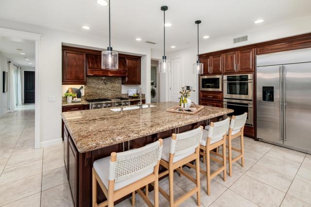 Detail Gallery Image 18 of 48 For 548 Quail Pointe Ln, Encinitas,  CA 92024 - 5 Beds | 5/1 Baths