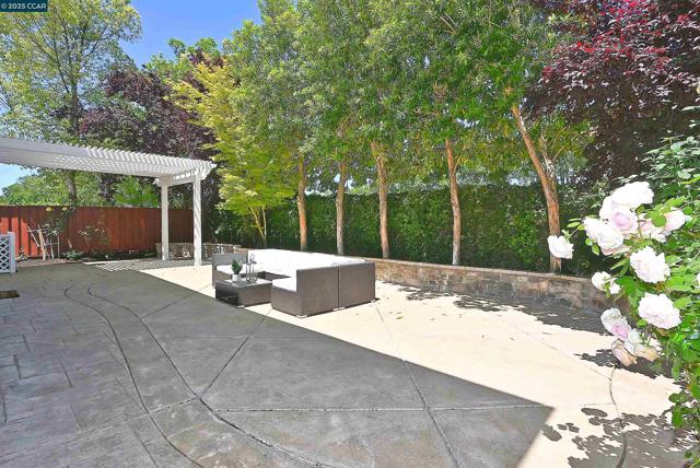 1416 Allanmere Dr, San Ramon CA: https://media.crmls.org/mediaz/ad84d800-c086-401d-9d1c-abd1a2b10364.jpg